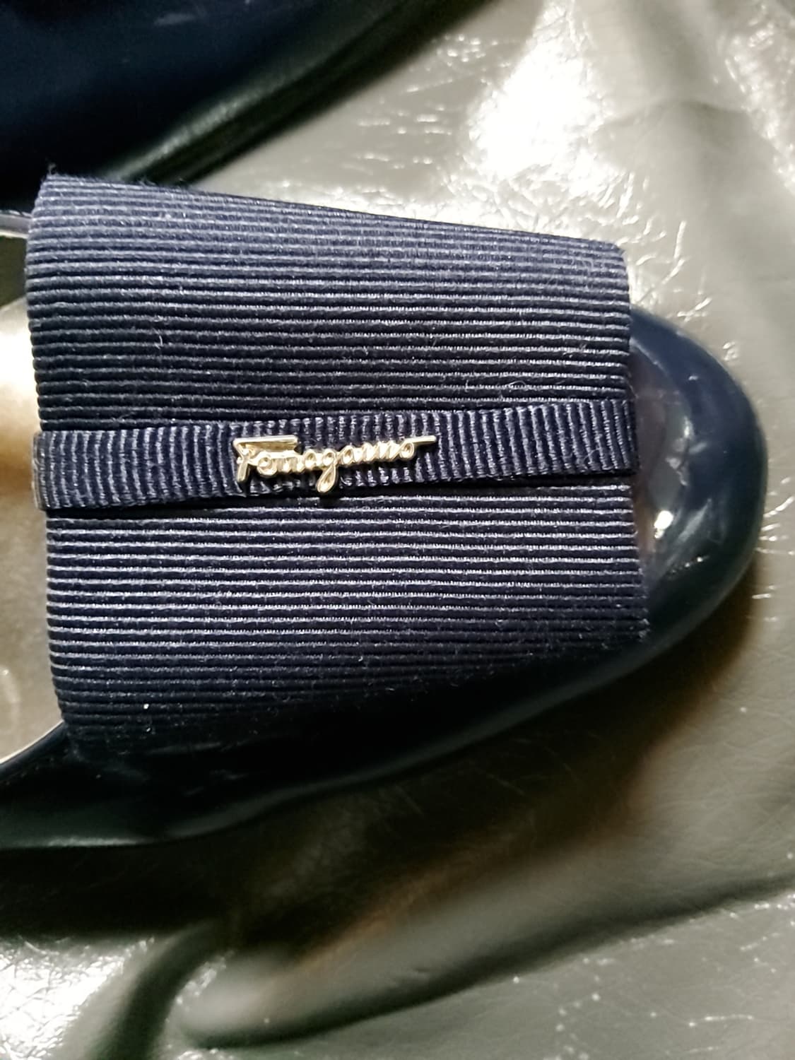 살바토레 페라가모 에나멜 단화 진한 퍼플  235mm 상품이미지5