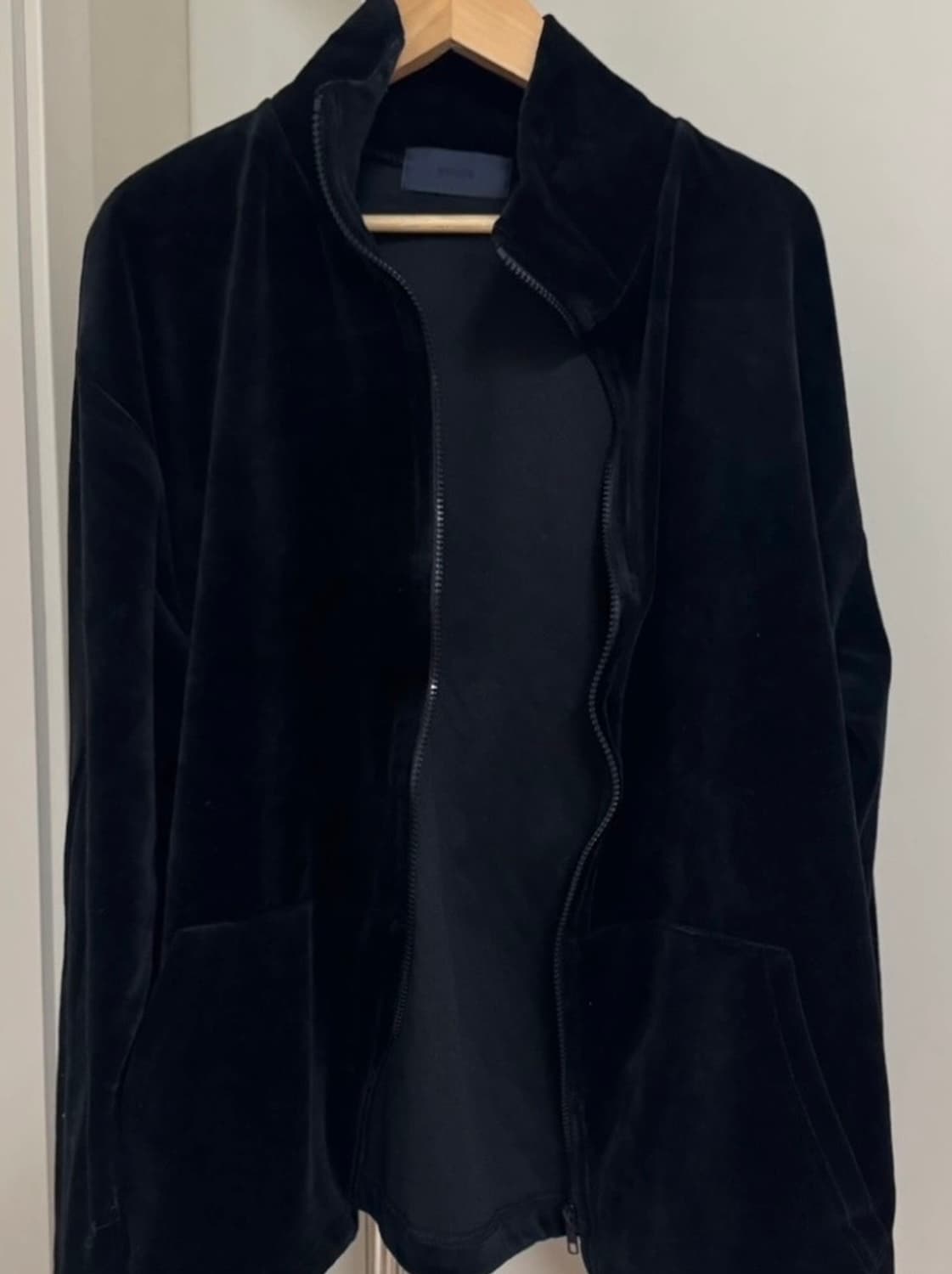 무신사브랜드 SICKOS 벨벳 블랙집업 상품이미지5