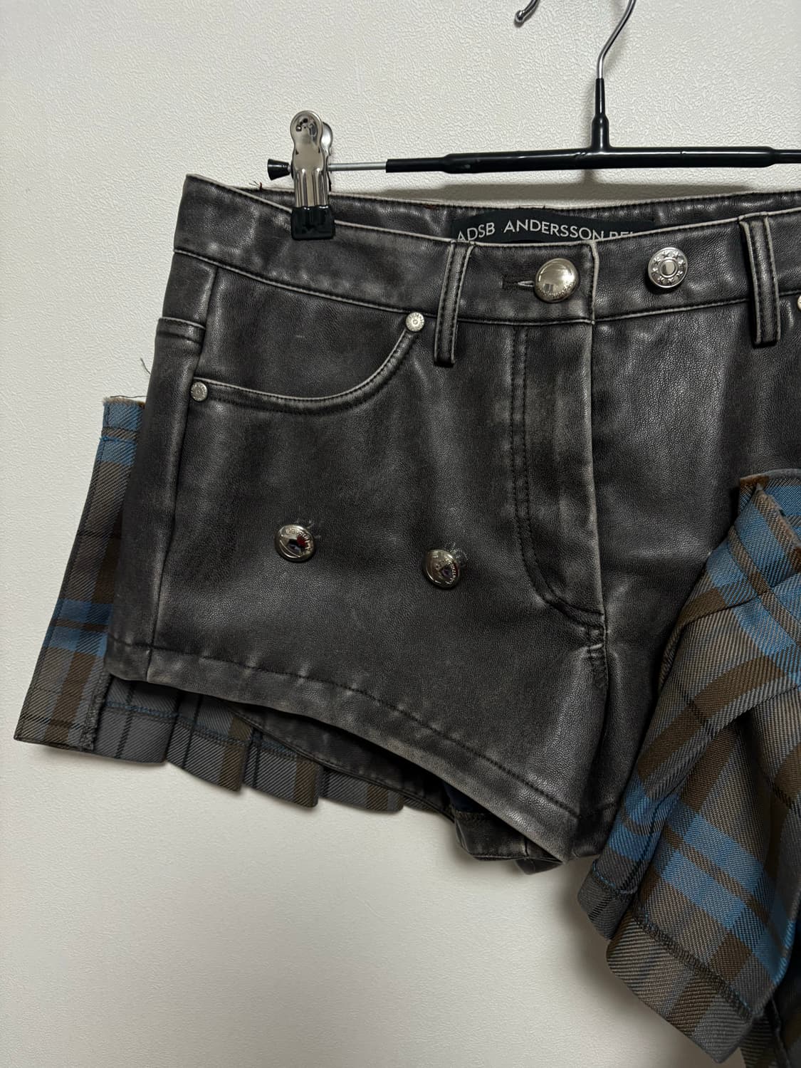 앤더슨벨 체크 플리츠 투웨이 레더 팬츠 & 스커트 상품이미지4