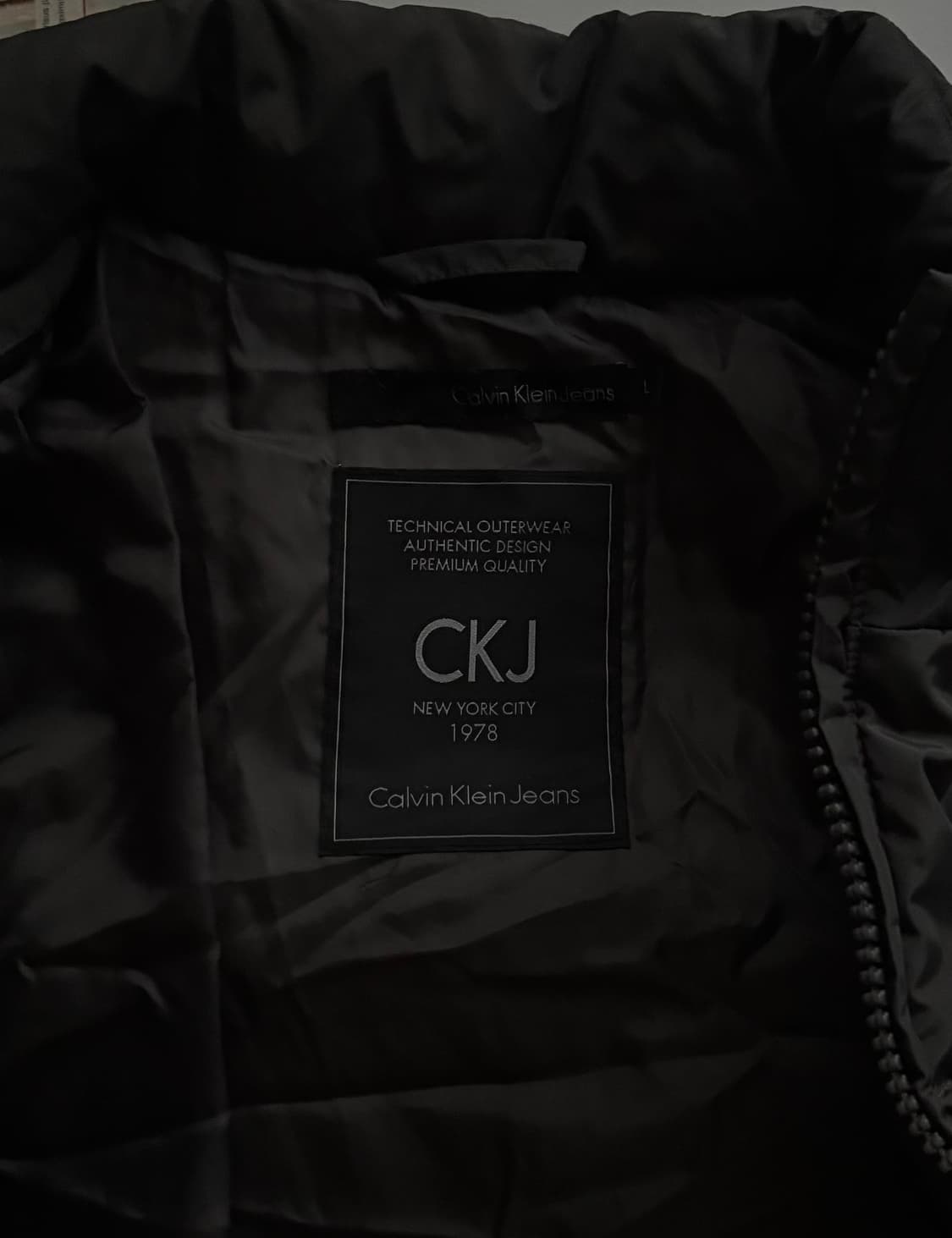 켈빈클라인 그레이 푸퍼 재킷 상품이미지5