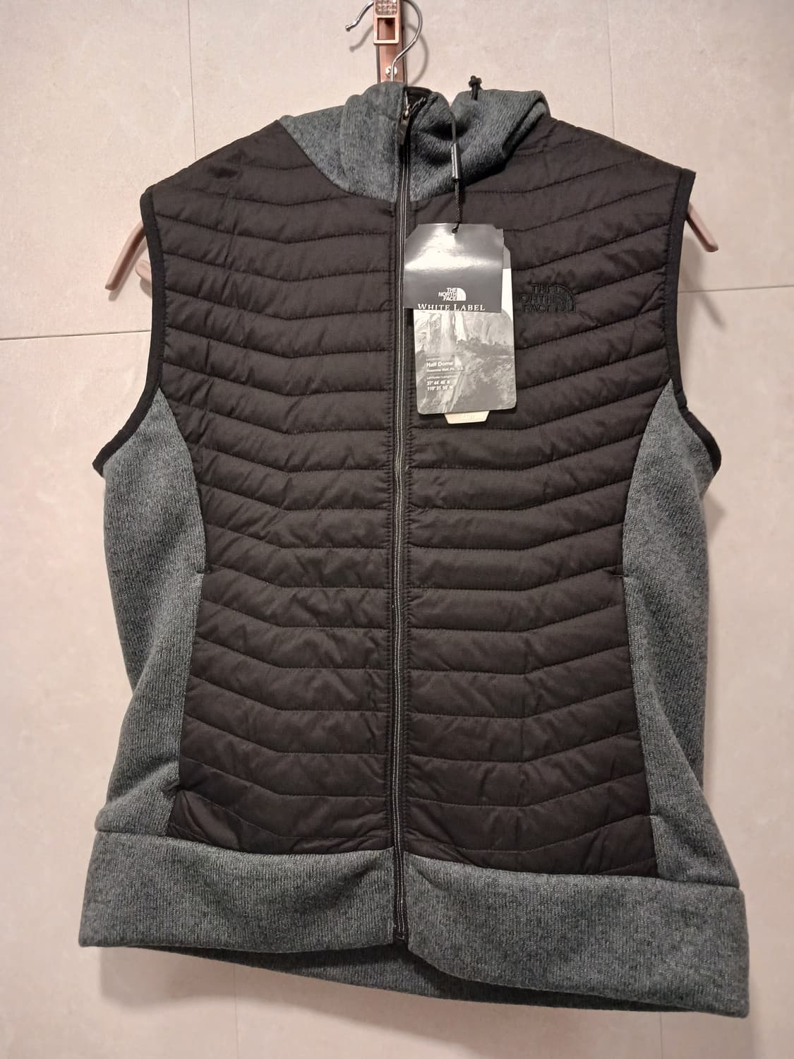 노스페이스 정품 여성 후드 패딩 조끼 85 ~ 90 사이즈 상품이미지2