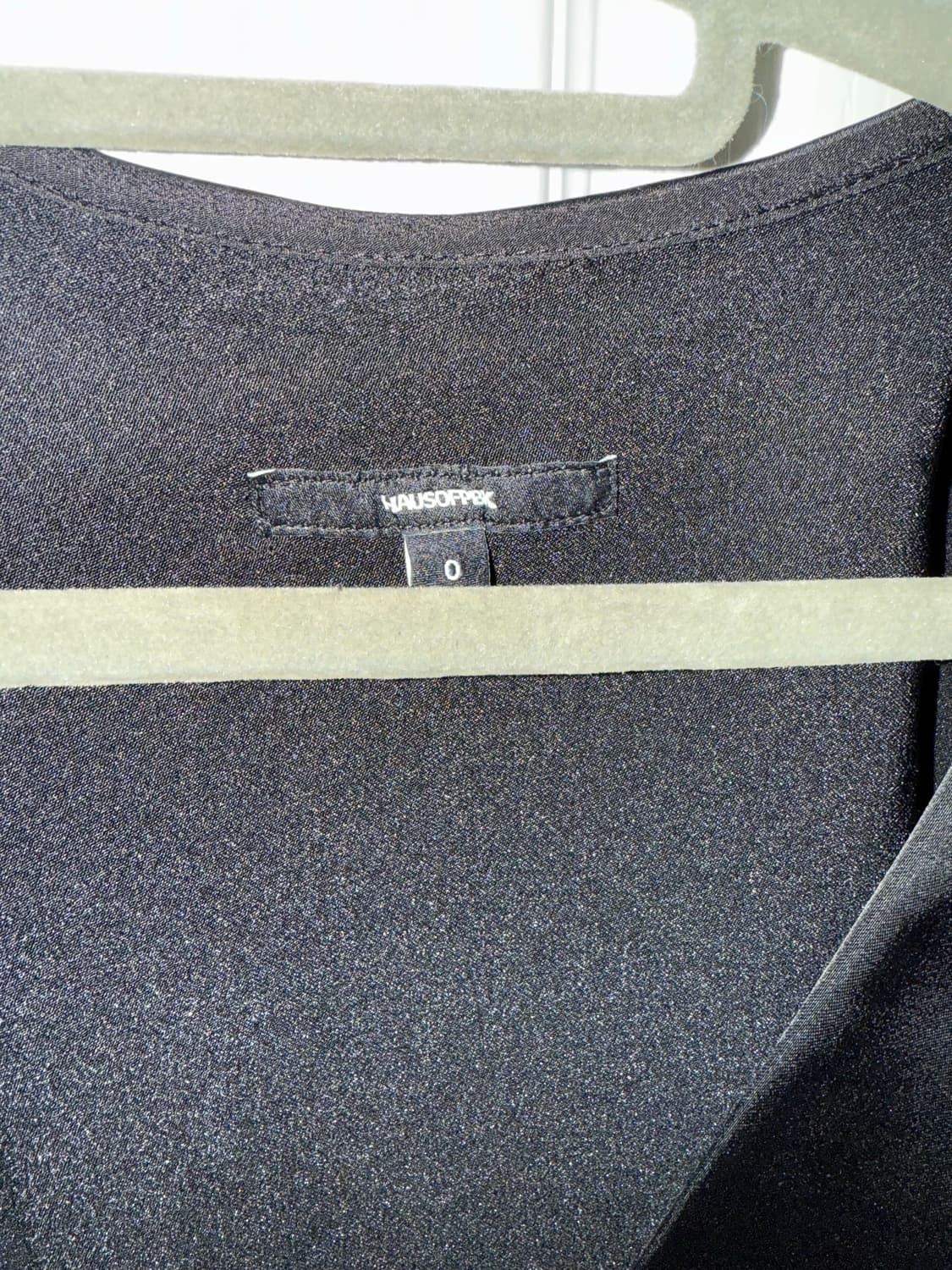 hausofpbk 블랙 새틴 숄 탑 상품이미지8