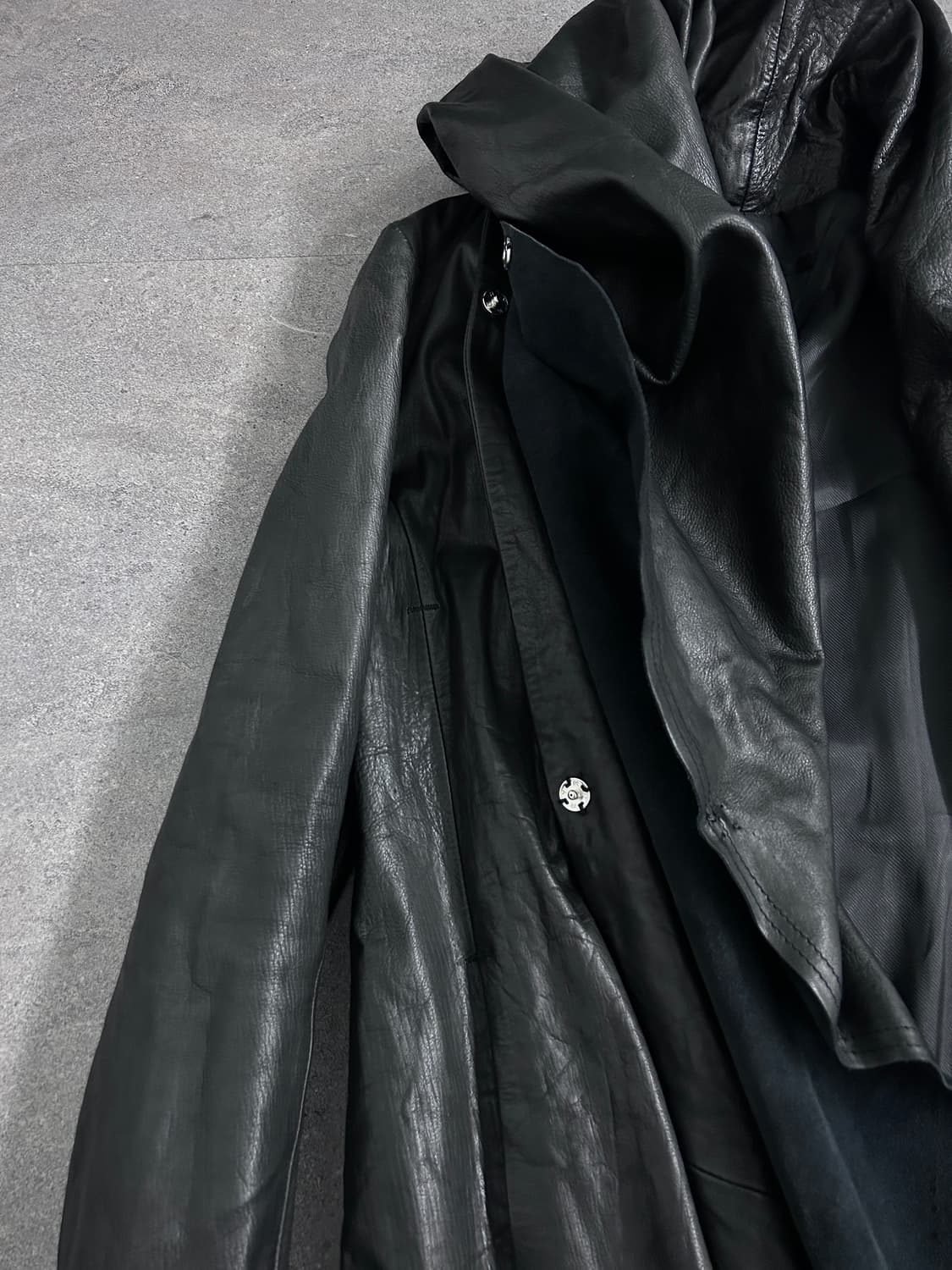 야스유키 이시이 레더 드레이프 코트 상품이미지5