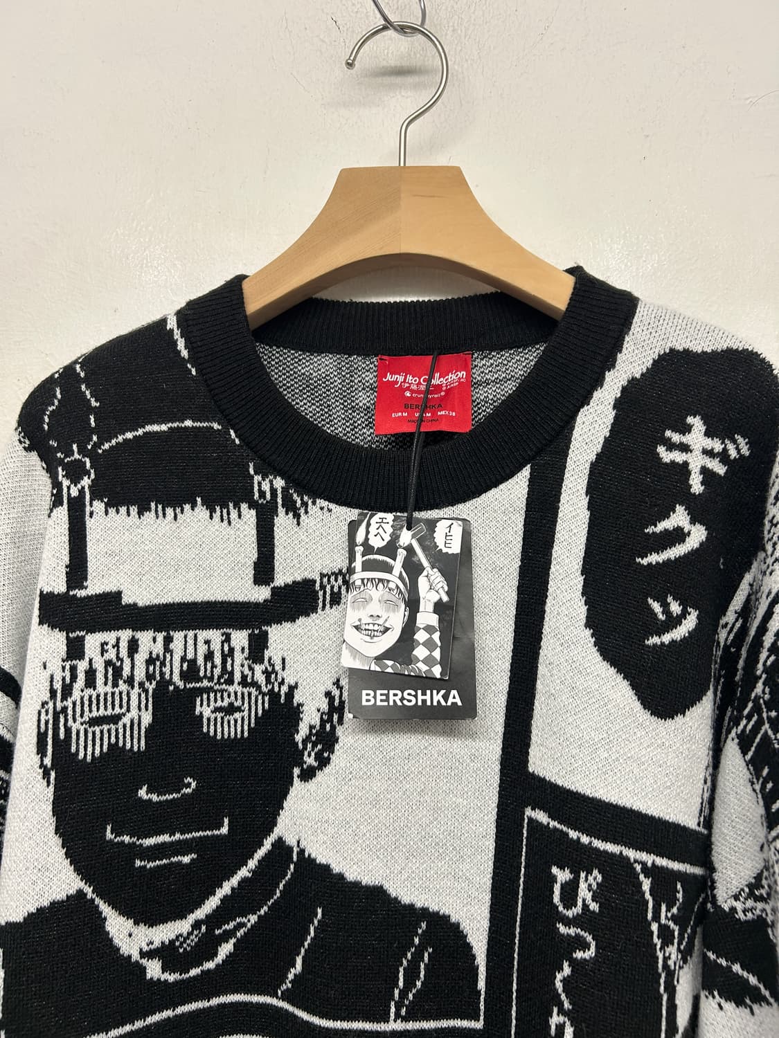 이토준지 아트 프린팅 니트  상품이미지3