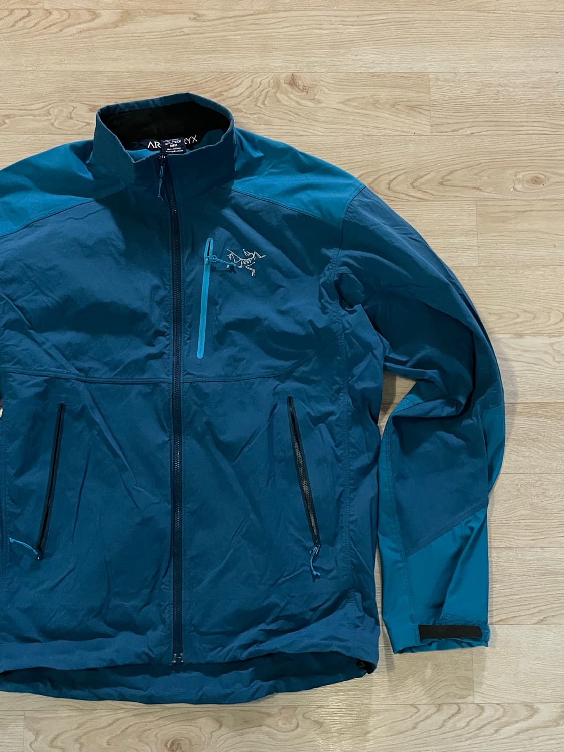 아크테릭스 바람막이 상품이미지2