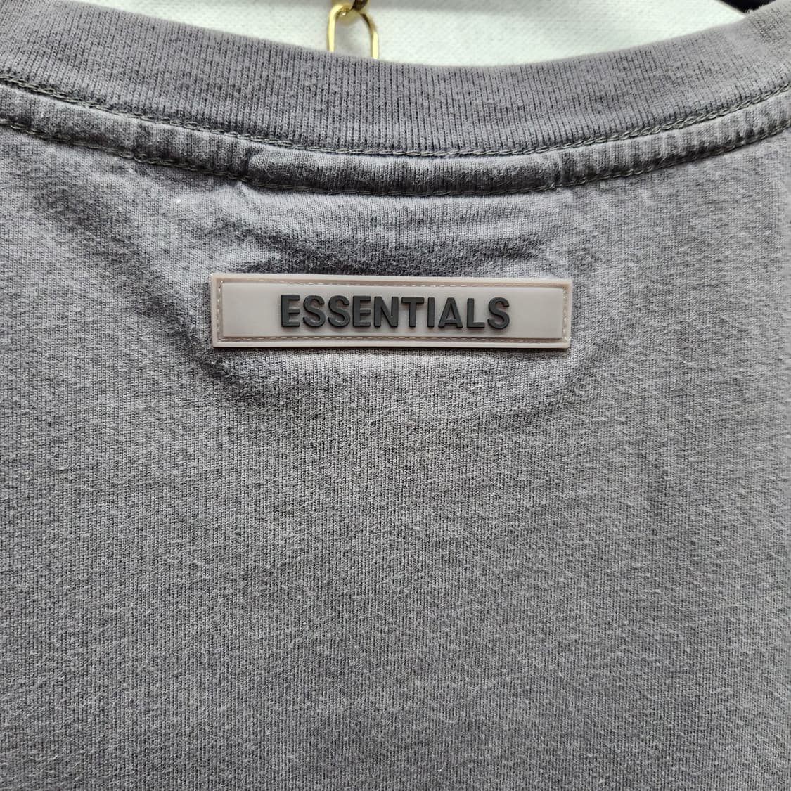 피어오브갓 에센셜 3D 실리콘 로고 반팔티 XL(XL) 상품이미지4