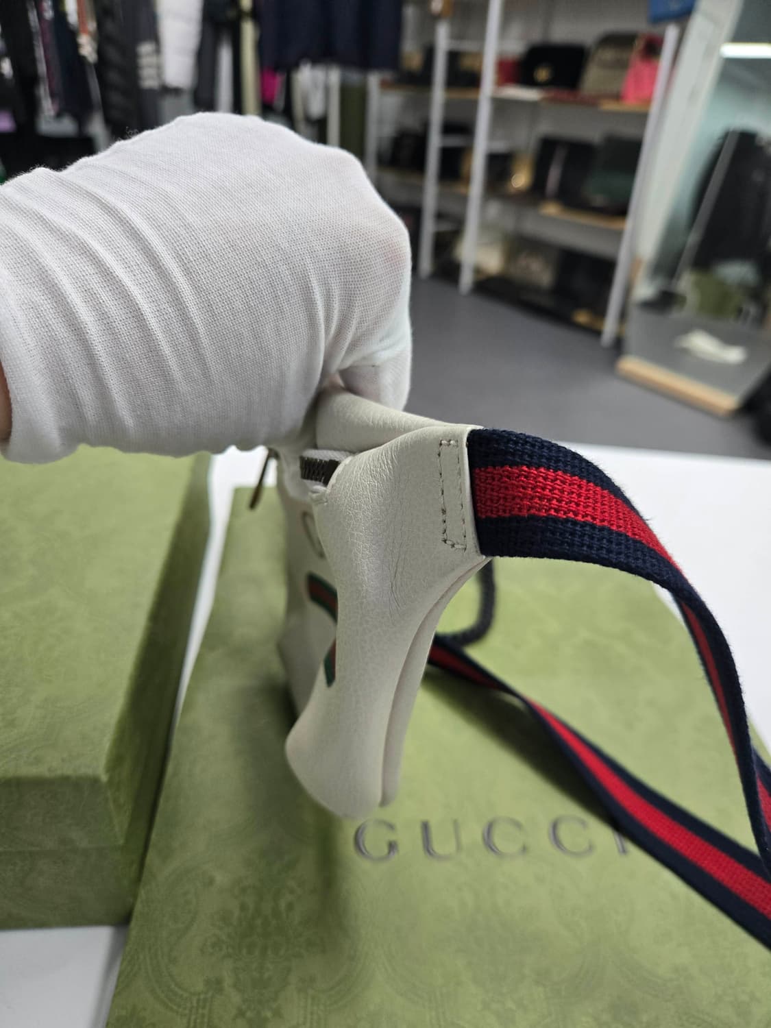 [40%할인] 구찌 띠로고 벨트백 힙색 상품이미지4