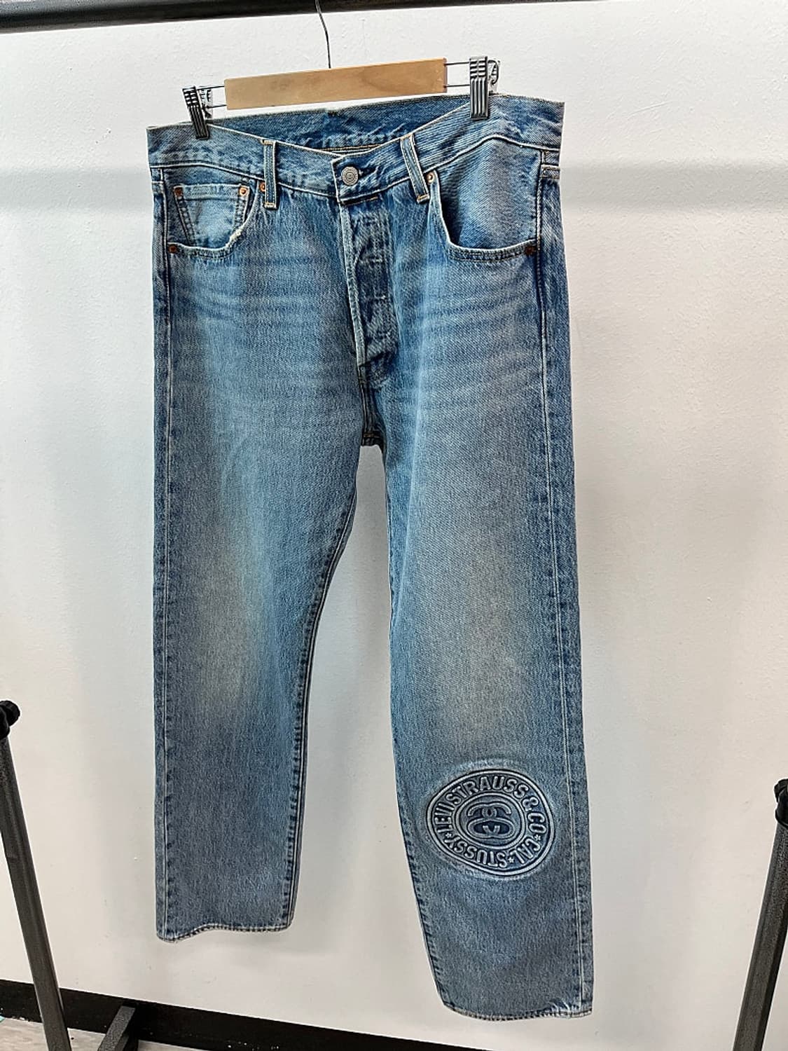 34) 스투시x리바이스 엠보스드 501 인디고 상품이미지1