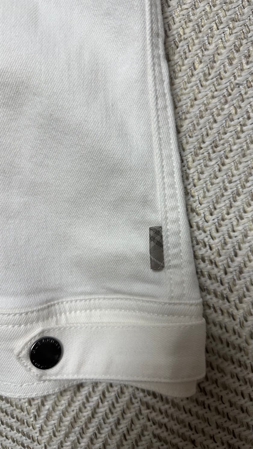 버버리 화이트 데님 트러커 자켓 상품이미지4