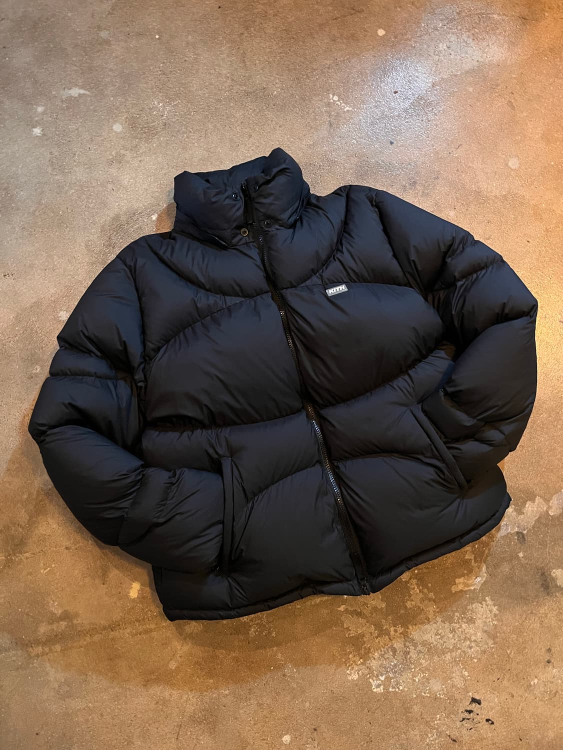 Kith 클래식 다운 퍼퍼 패딩자켓 상품이미지3