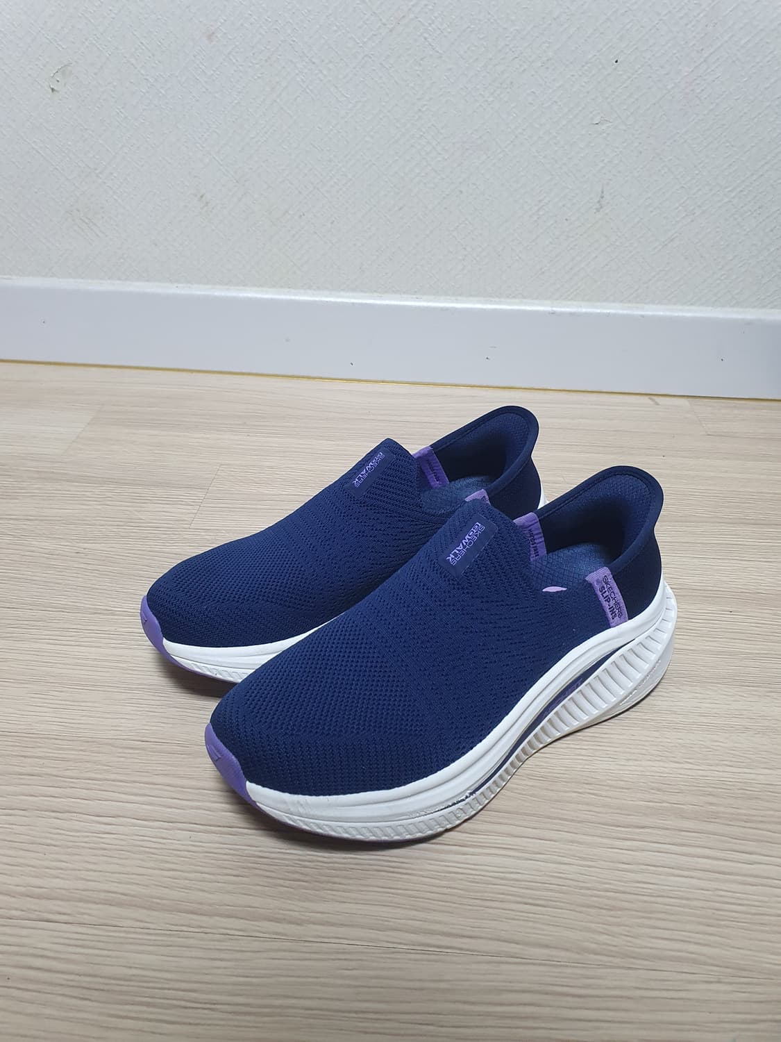 스케쳐스 맥스쿠셔닝 아치핏 슬립온 235 상품이미지4