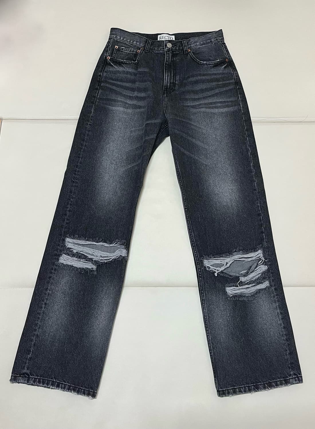 [렉토] 디스트로이드 루즈 핏 데님 블랙 상품이미지1