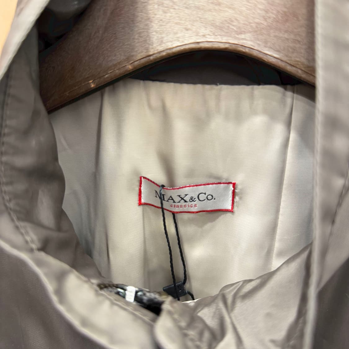 막스앤코 하이넥 자켓 히든 지퍼 벨트 스트랩 소매 슬릿 디테일 브라운 상품이미지6