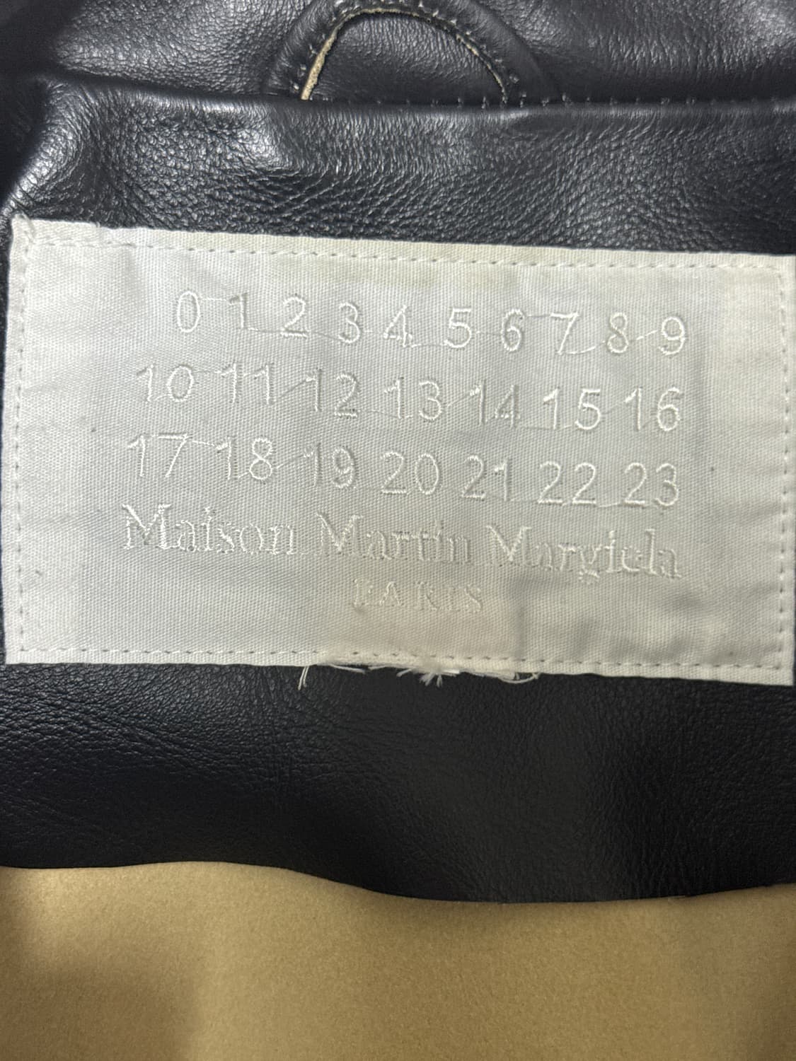 마르지엘라 x H&M  해체주의 레더자켓 상품이미지5