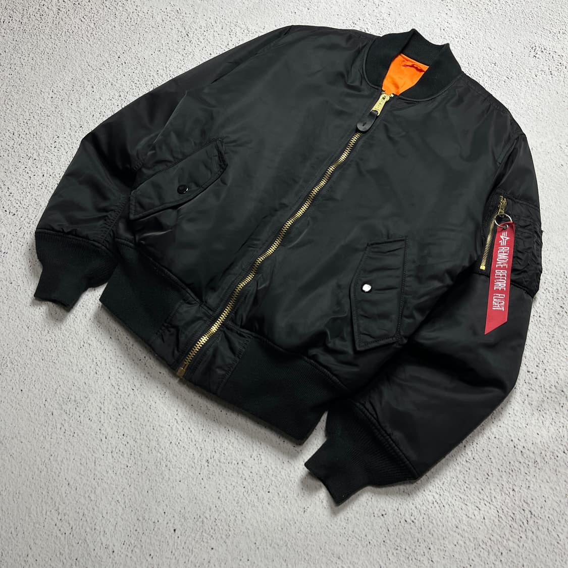 Alpha Industries MA-1 Flight Jacket 상품이미지1