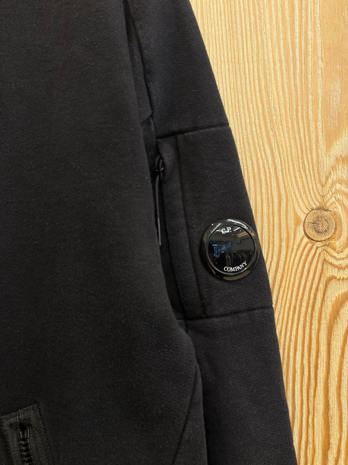 C.P. 컴퍼니 렌즈 포켓 맨투맨 상품이미지2