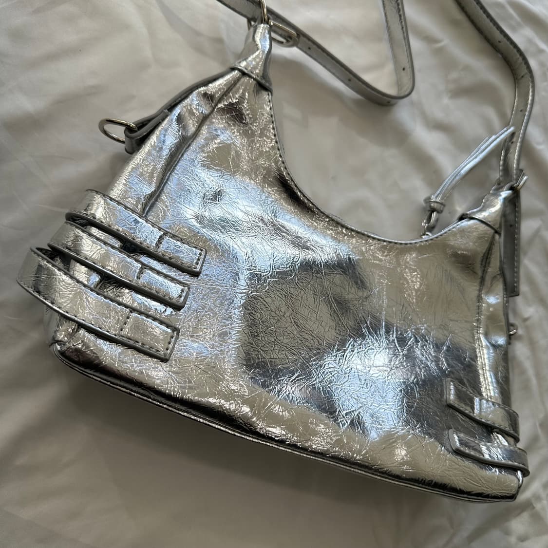 벨티드 스트랩 호보백🩶 상품이미지3