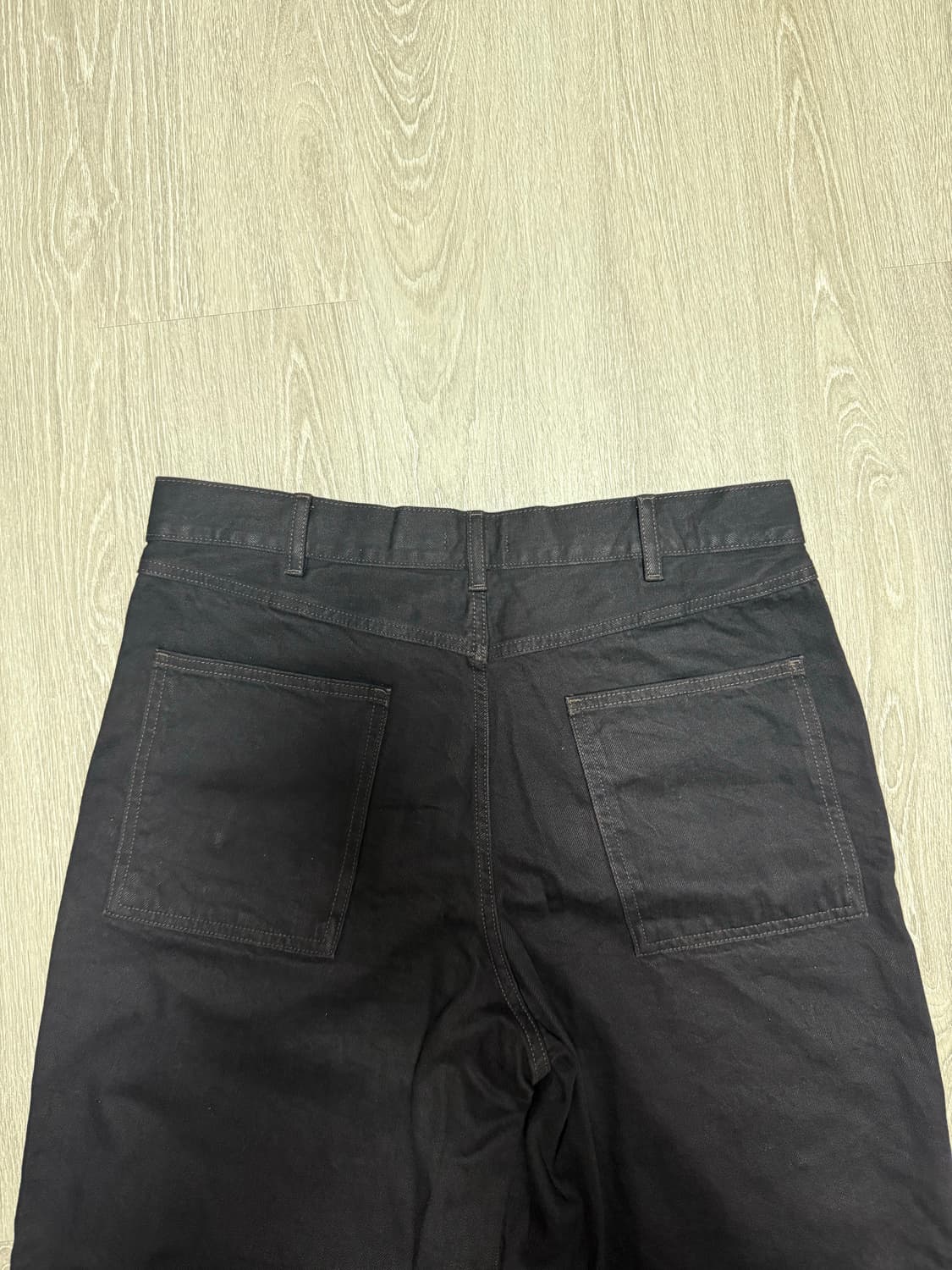 유니클로U 와이드핏 컬러진 블랙 상품이미지5