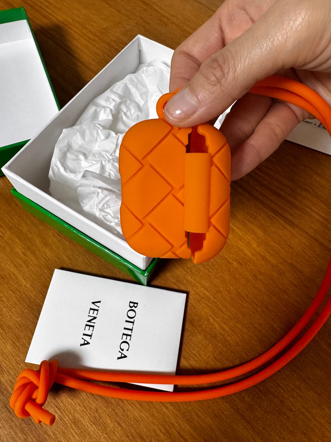 보테가 베네타 에어팟 프로 케이스 오렌지 상품이미지3