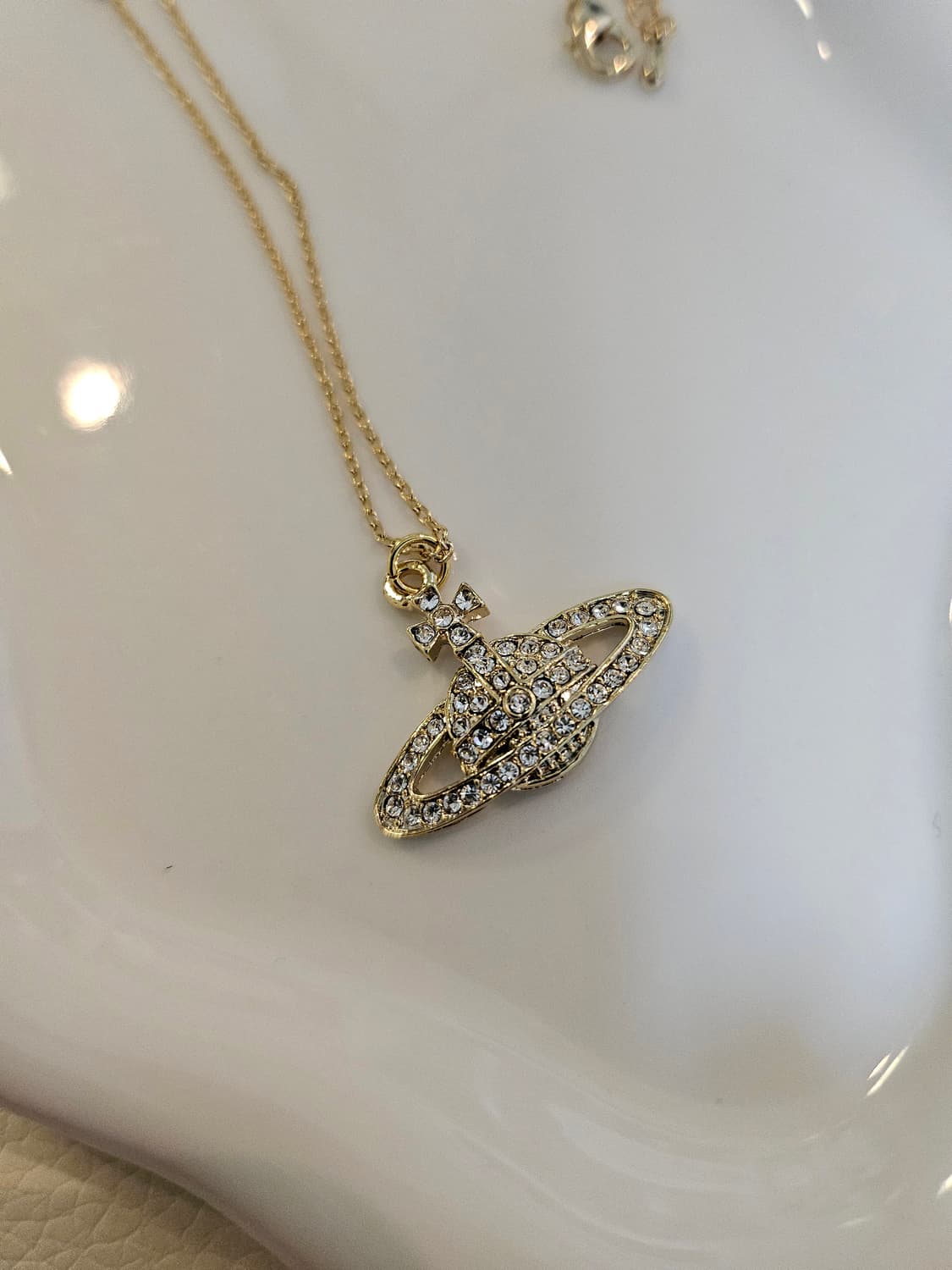 비비안웨스트우드 업사이클링 올큐빅 금장 목걸이 상품이미지4