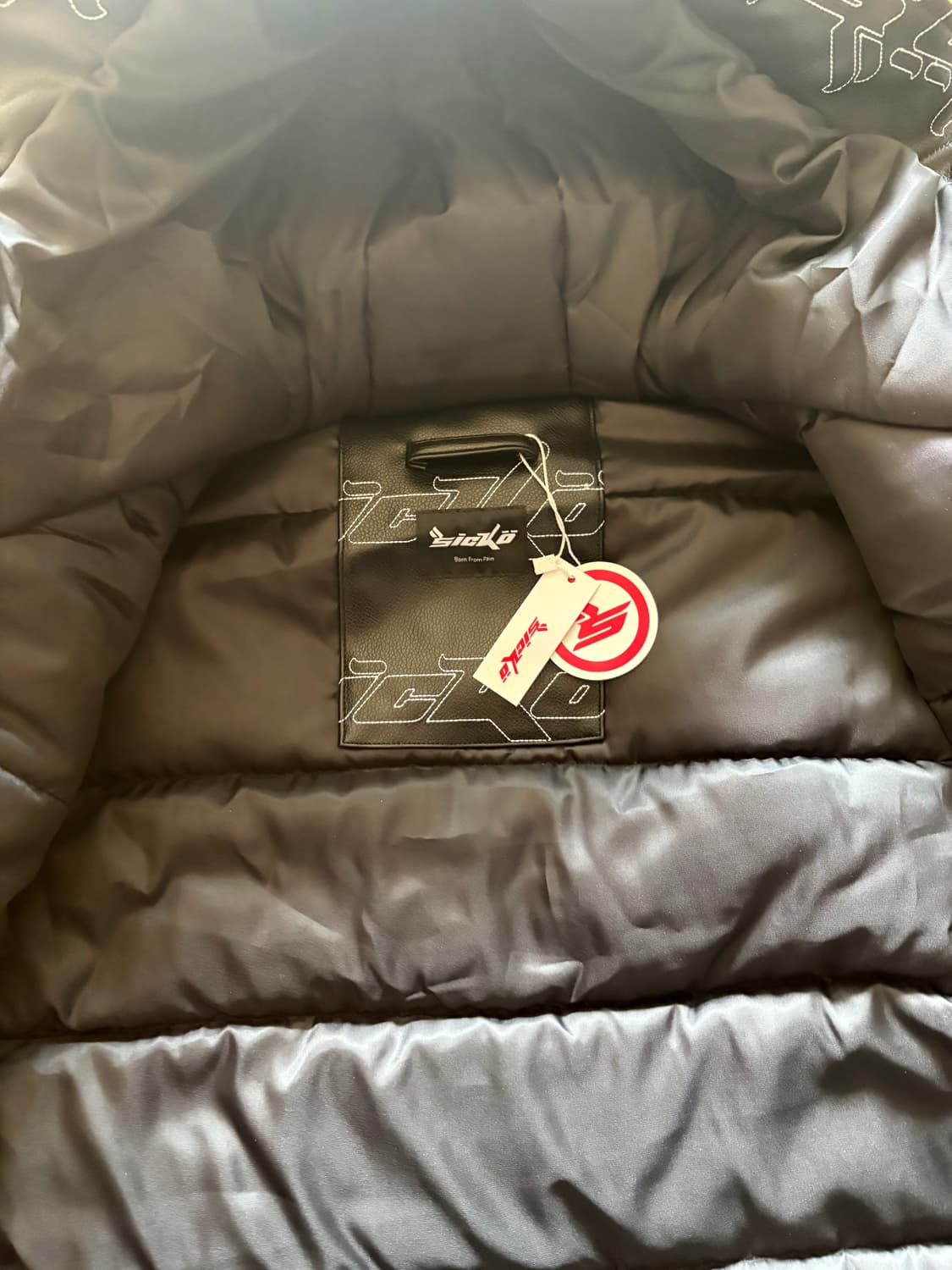 born from pain sicko 레더 후디드 베스트 상품이미지4