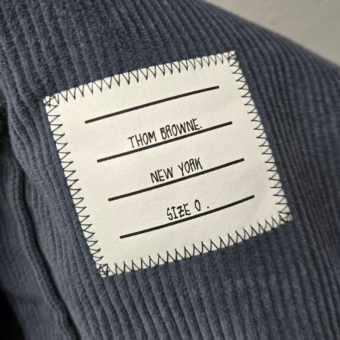 백화점판 / 톰브라운 4BAR 코듀로이 셔츠 자켓 오버핏0 상품이미지4