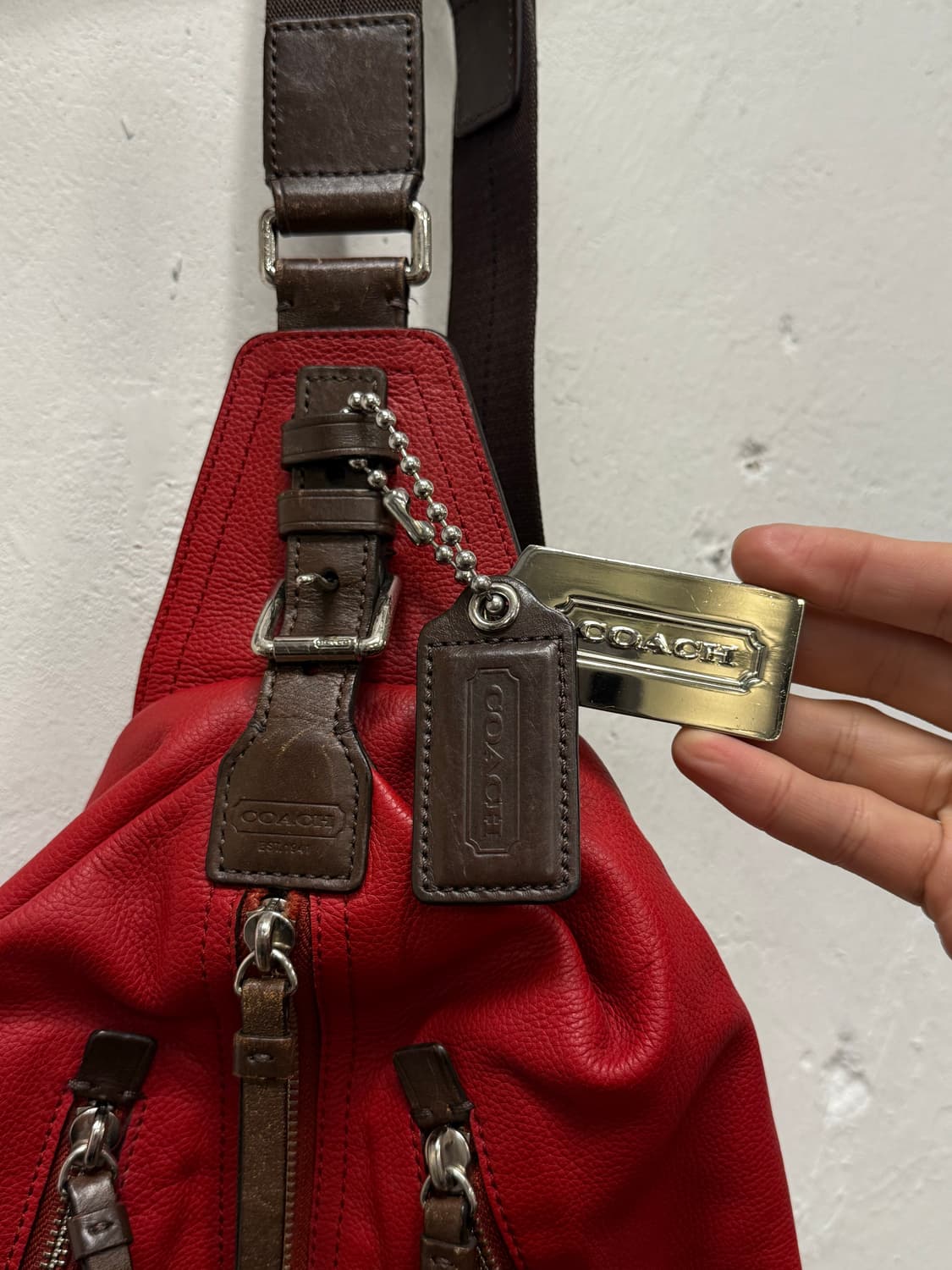 COACH Red Leather Sling Body Bag 상품이미지1