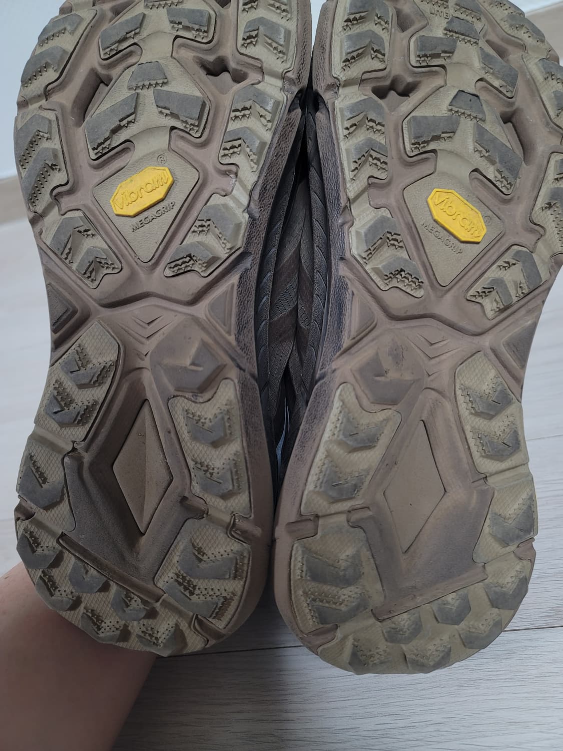 [275] <상태최상> 호카x새티스파이 마파테 스피드4 라이트러버 상품이미지10