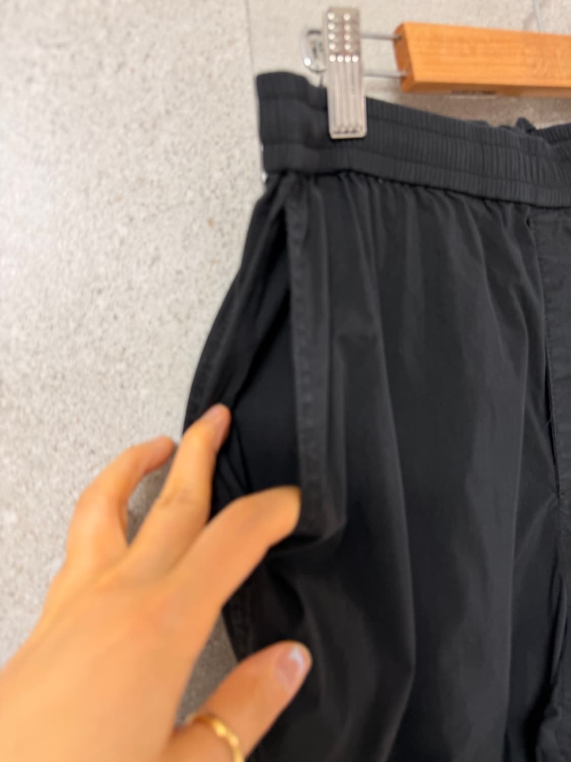유니클로 블랙 카고 조거팬 여성용 상품이미지2