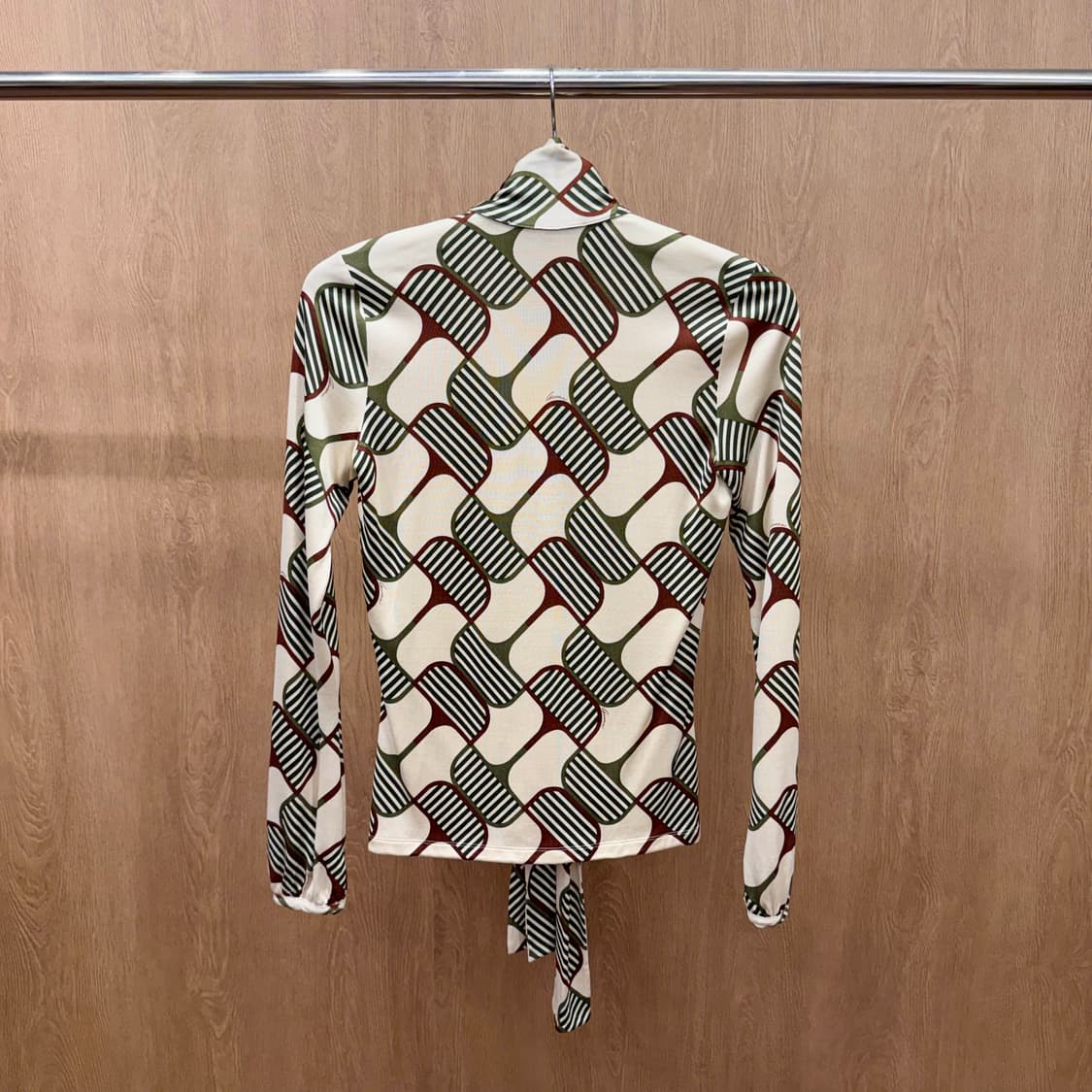 구찌 타이넥 리본 블라우스 기하학 패턴 디테일 아이보리 멀티컬러 상품이미지3