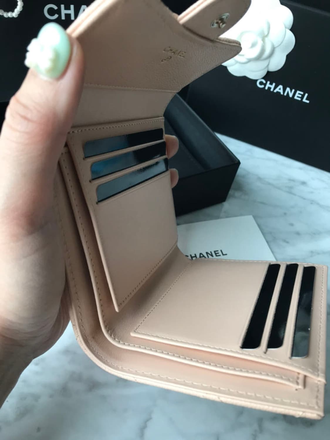   샤넬 반지갑 상품이미지3
