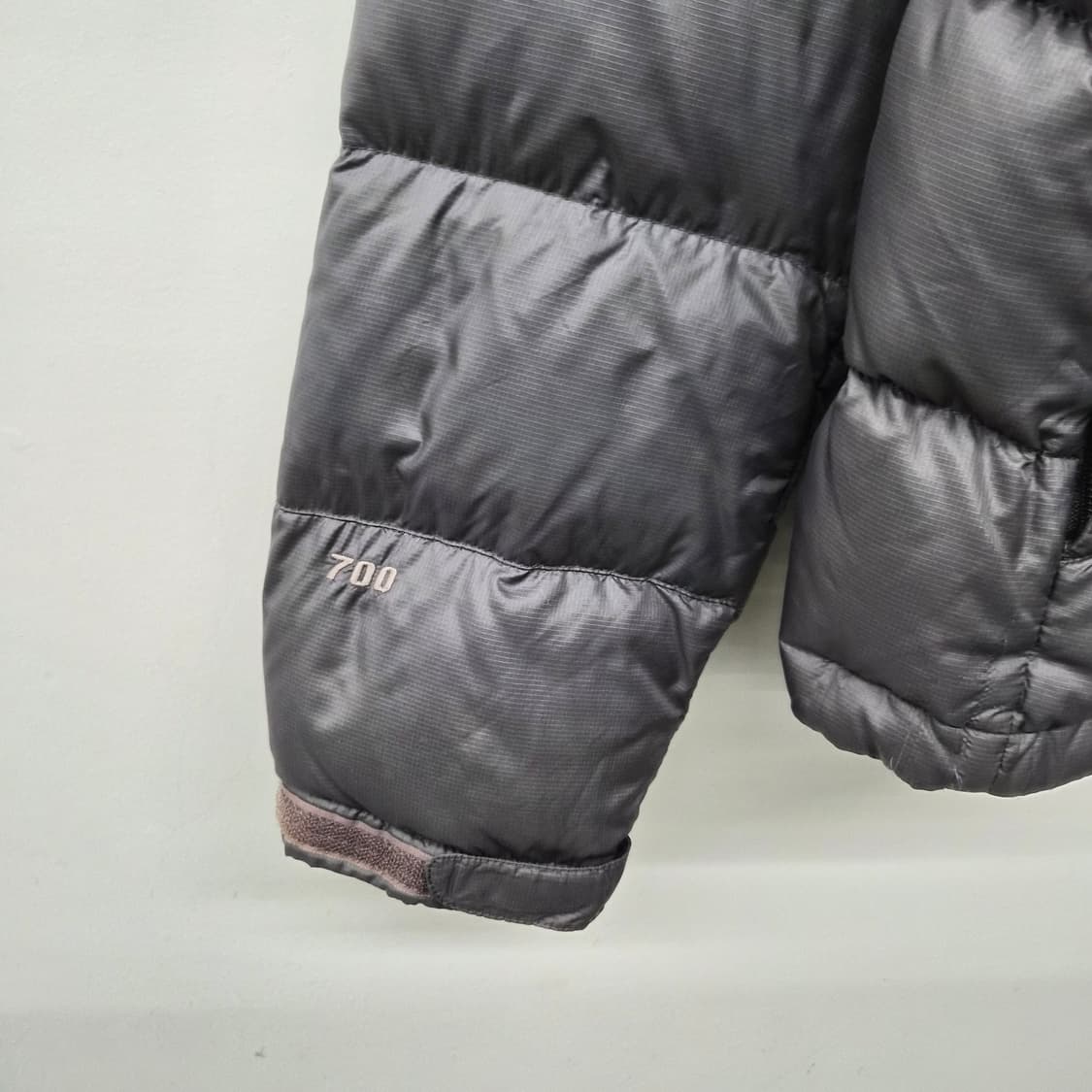 노스페이스 700 눕시 패딩 회색/블랙 남성 XS 상품이미지2