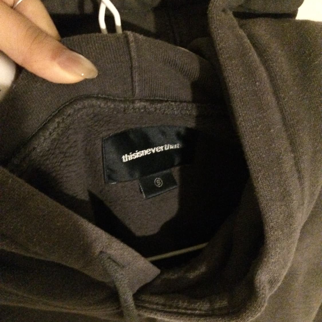 디스이즈네버댓 차콜 후드티  상품이미지3