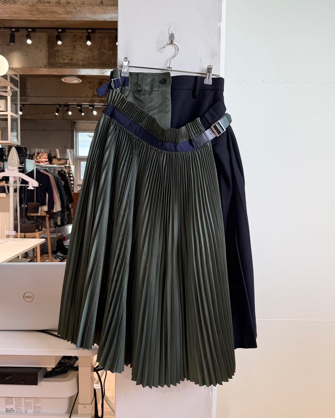 사카이 네이비 카키 플리츠 패널 하이브리드 롱스커트  상품이미지1
