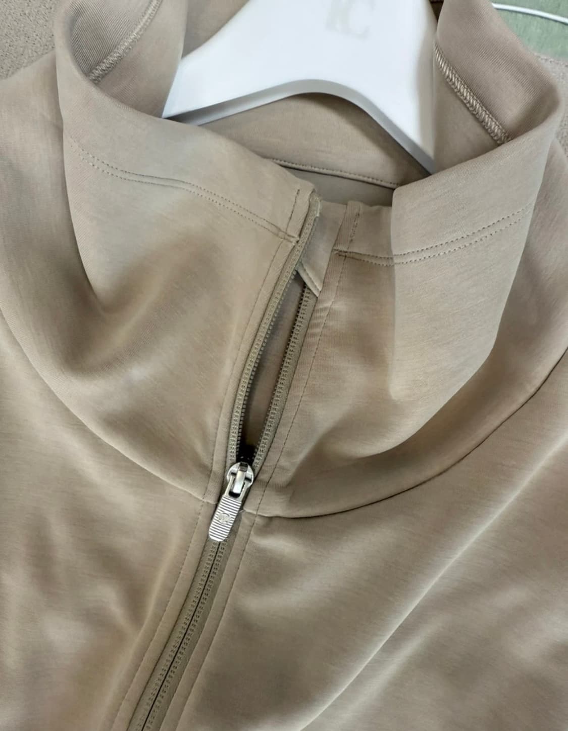 룰루레몬 베이지 자켓 사이즈 66 상품이미지4