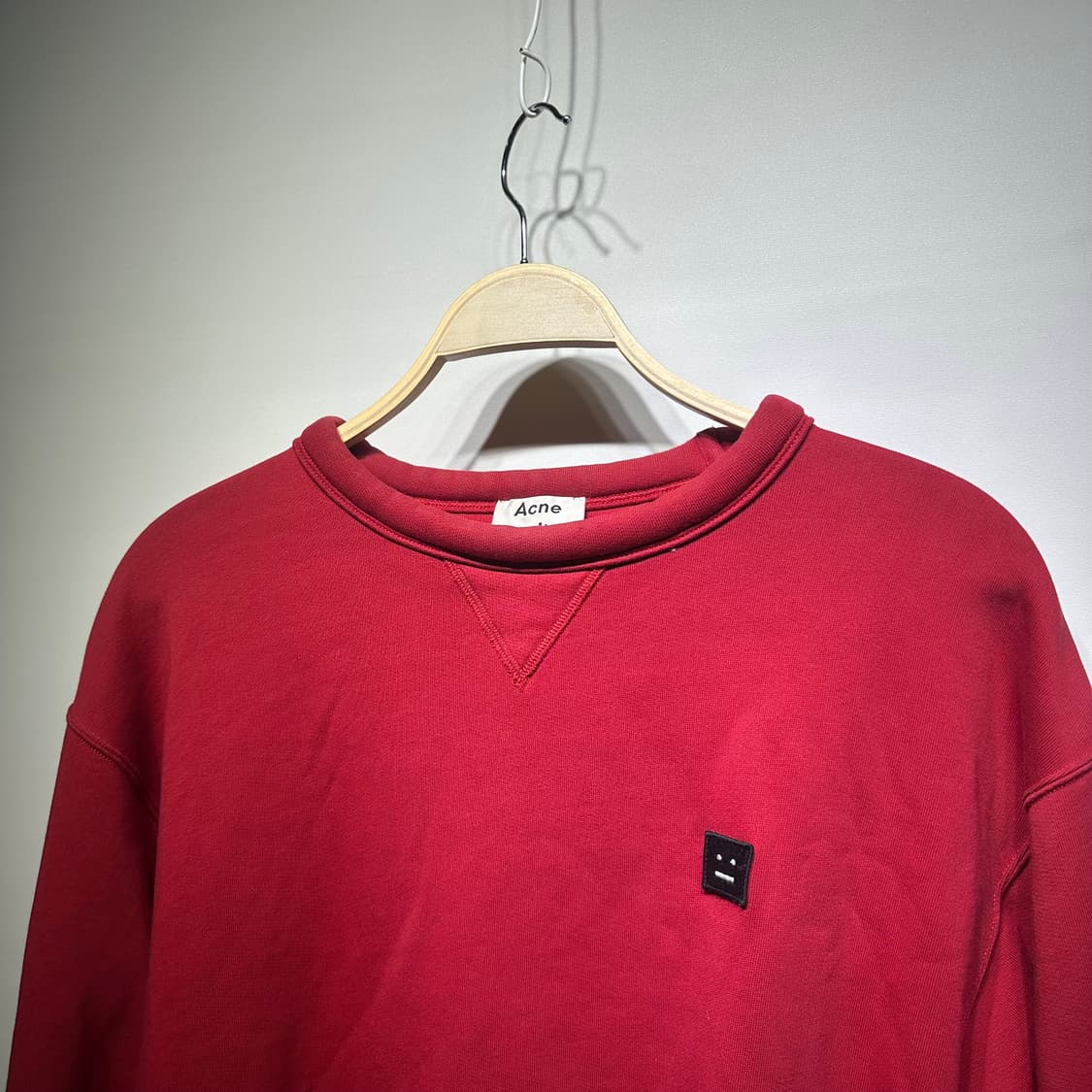 아크네 맨투맨 판매합니다 상품이미지2