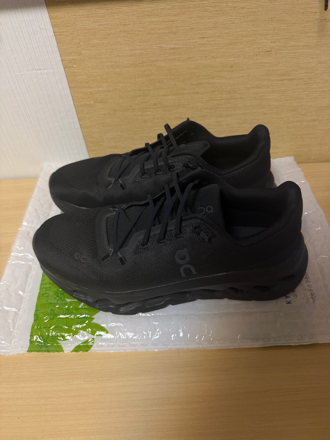 온러닝 클라우드틸트 이클립스 블랙 [EU44(280-285)] 상품이미지4