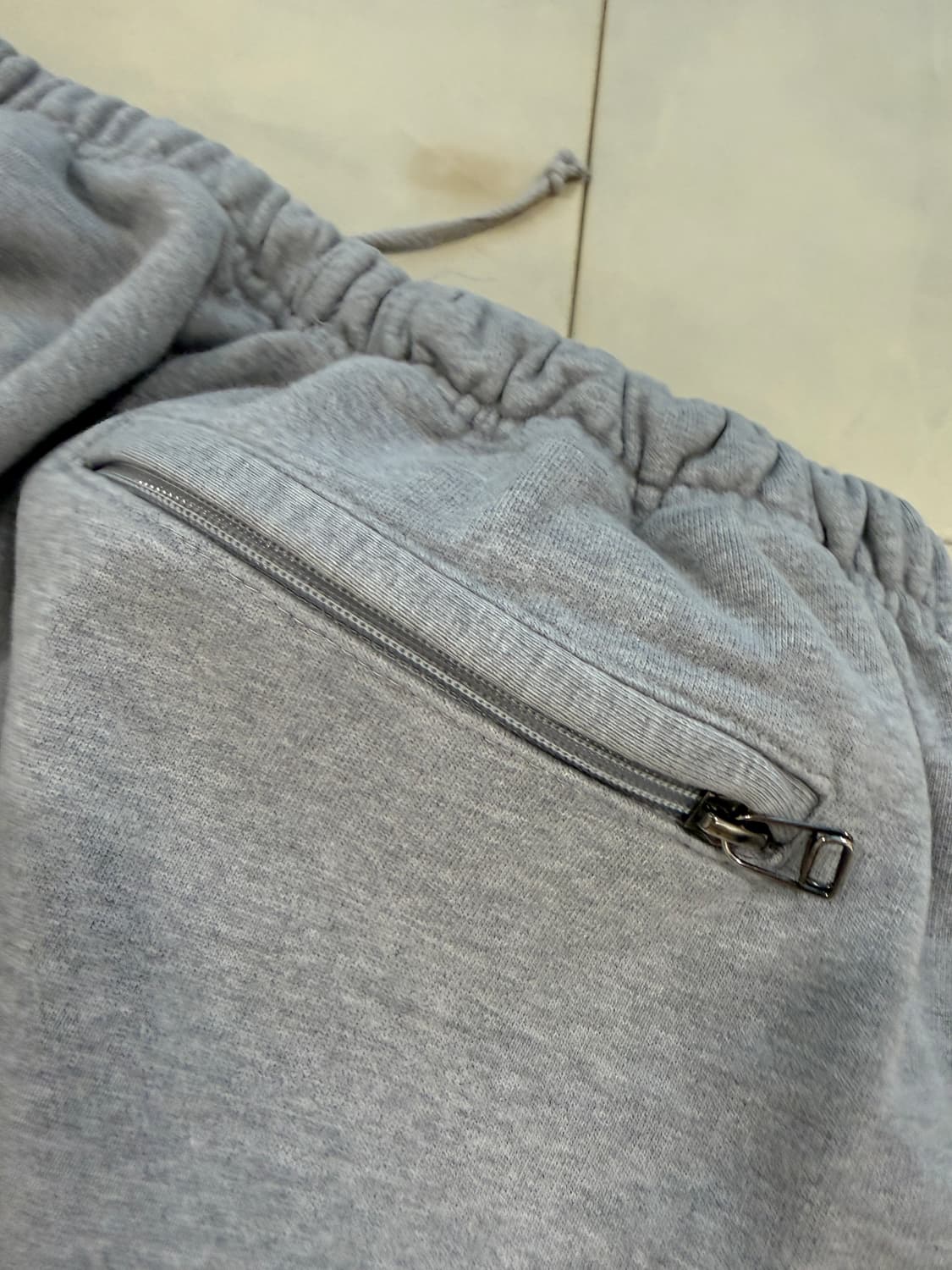 에센스룸 블라인드파일즈 스웻팬츠 초판 M(30-32) 상품이미지5