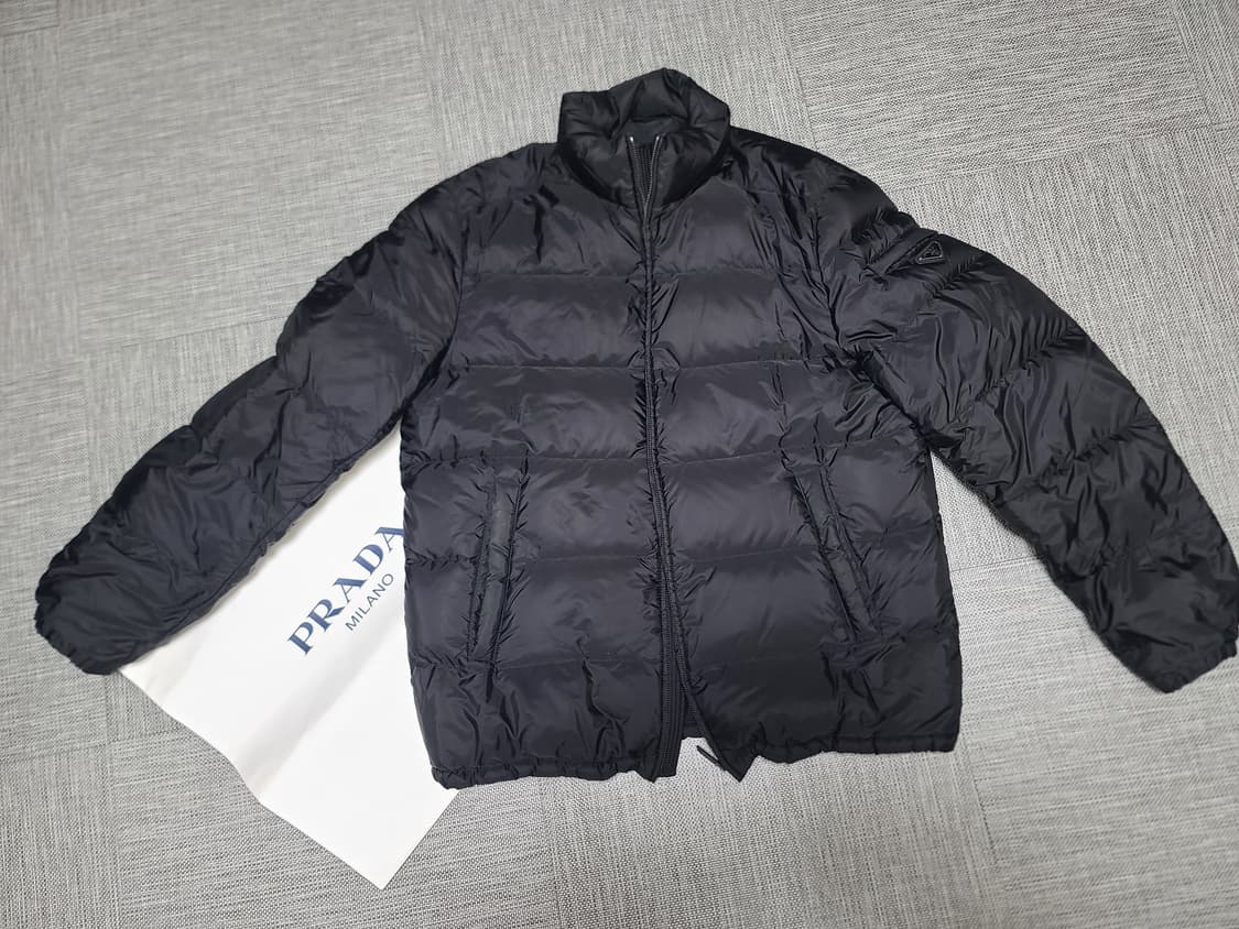 프라다 패딩 sgy091 블랙 숏패딩 56 사이즈 상품이미지1