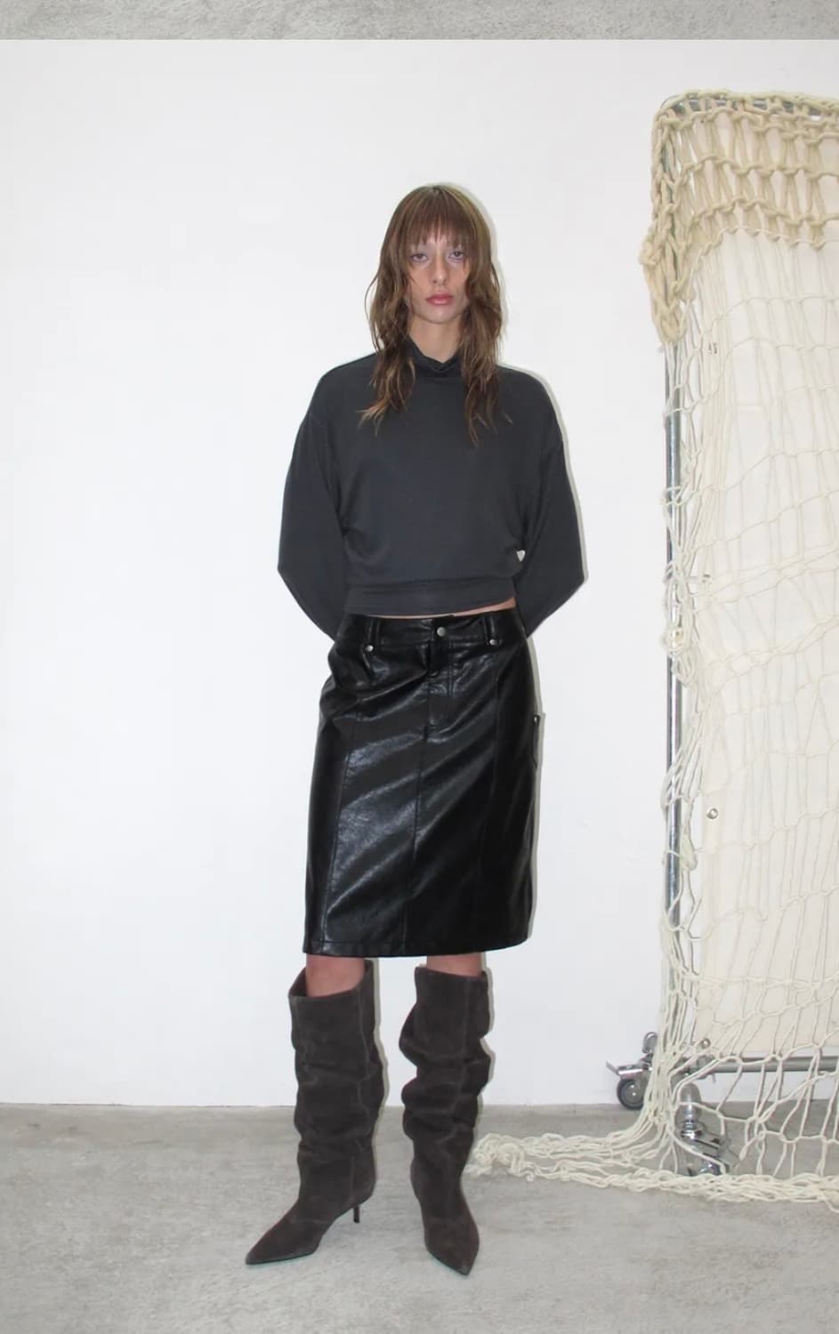 선번프로젝트 rivet pocket midi skirt, black 상품이미지1