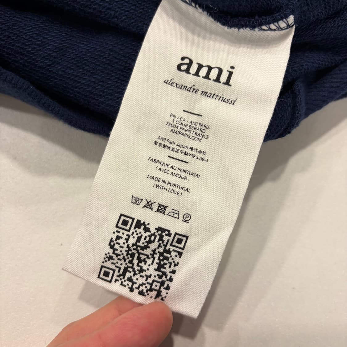 [M] 아미 스몰 하트 로고 네이비 맨투맨 B306 상품이미지7