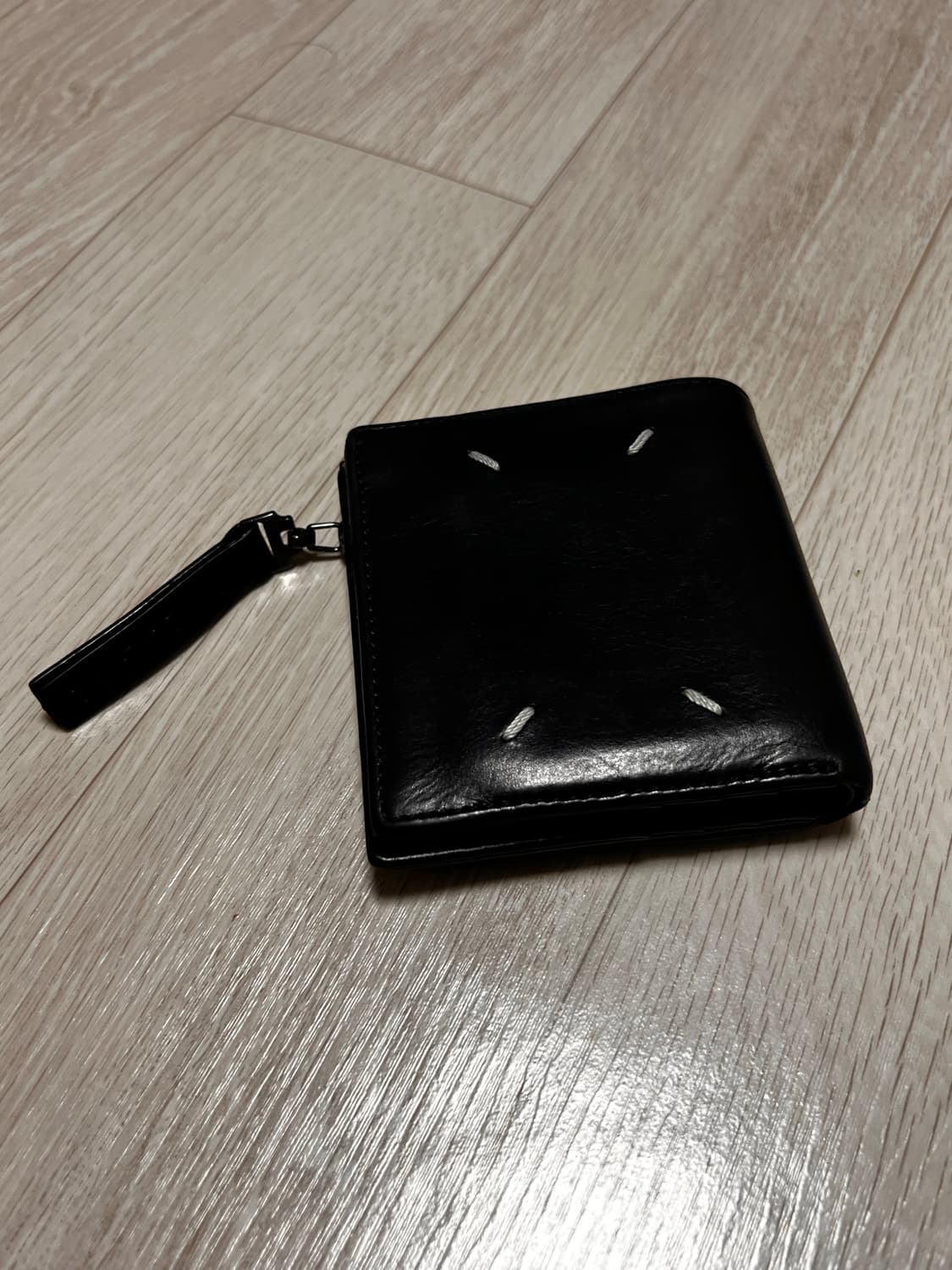 메종 마르지엘라 블랙 가죽 반지갑 상품이미지1