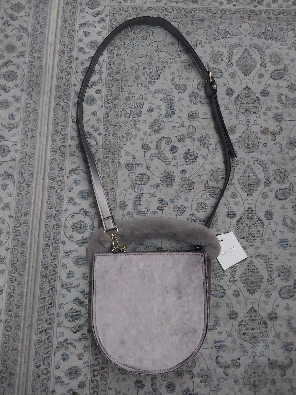 (새상품) 케네스레이디 퍼 벨루아 크로스백 상품이미지1