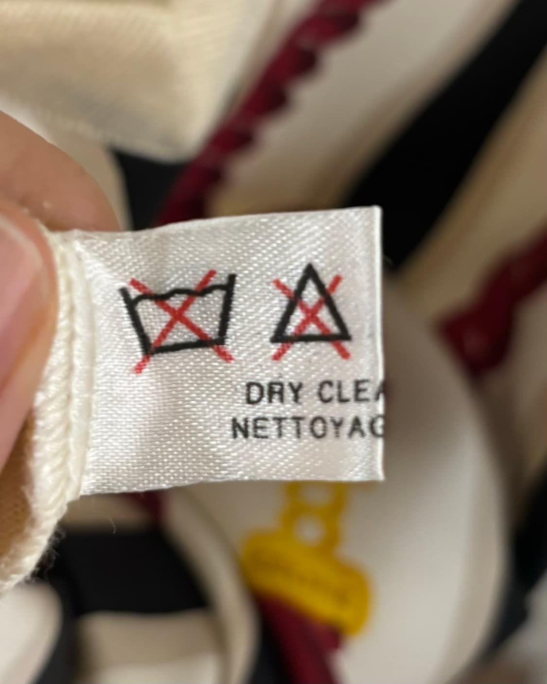 셀린느 아이보리 브이넥 프린팅 니트 상품이미지8