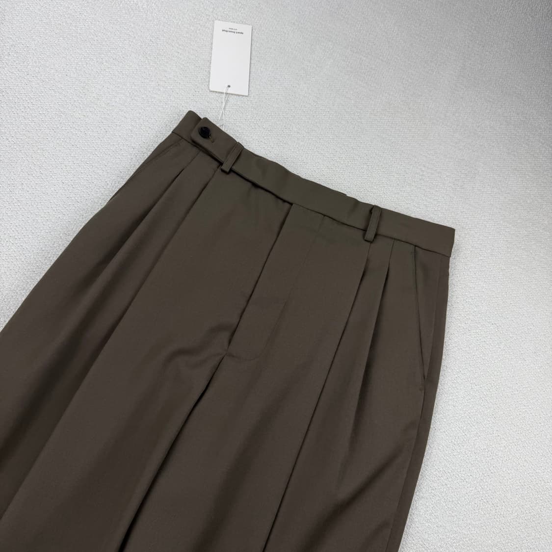 이얼즈어고 투턱 와이드 테이퍼드 팬츠 올리브 상품이미지2