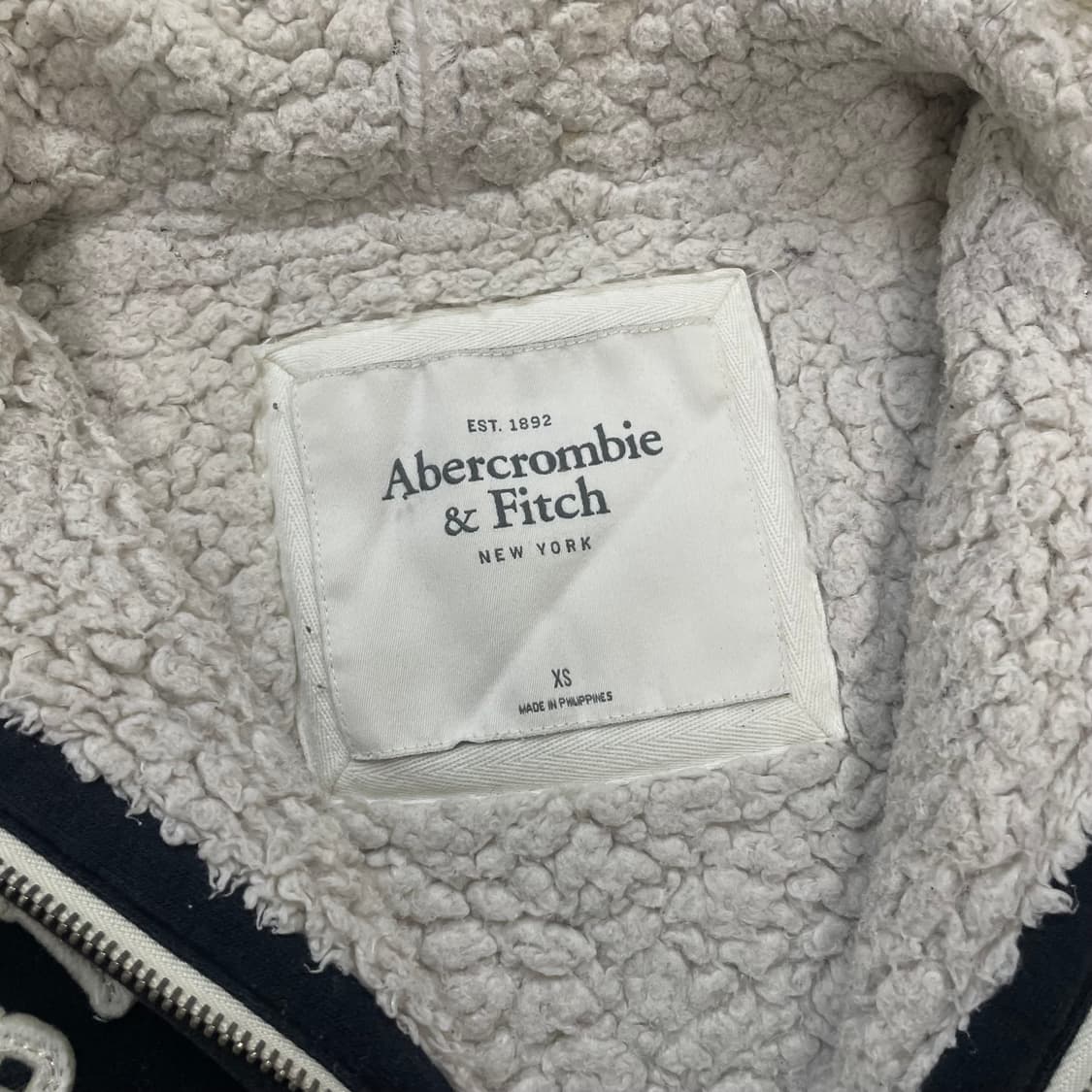 아베크롬비 아치 로고 울프죠 퍼 후드집업 네이비 상품이미지4