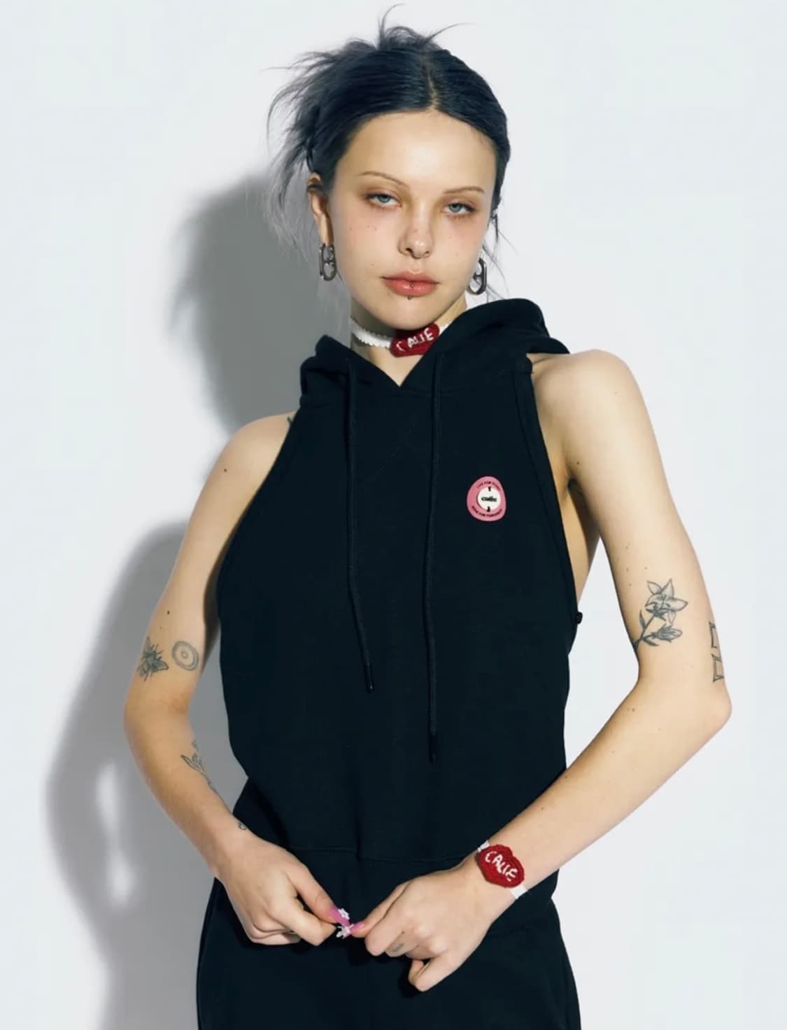 에즈이프캘리 홀터넥 후디 스웻 나시 블랙 상품이미지1