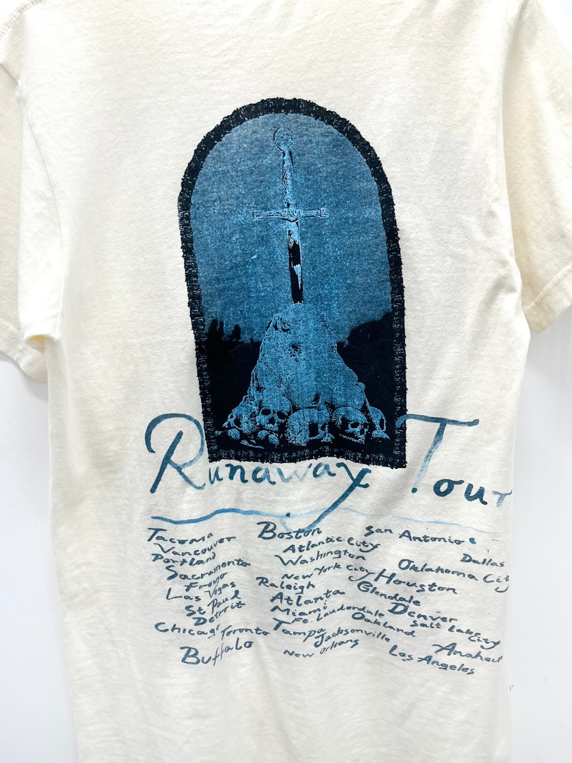 A men’s T-shirt 상품이미지6