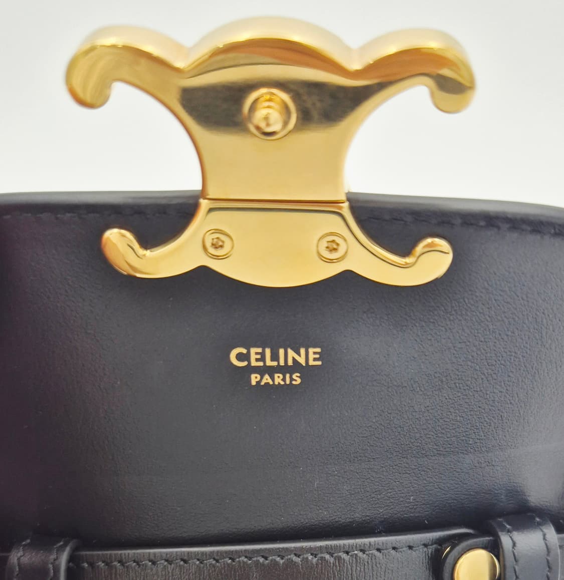 셀린느 미니 트리옹프 크로스백 10I513DPV 상품이미지4