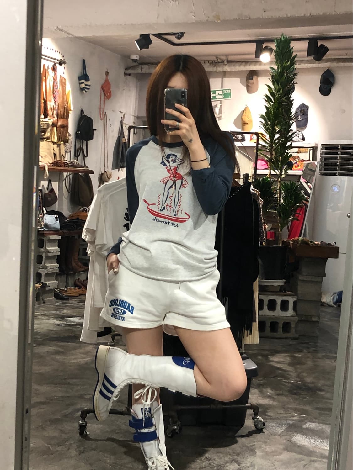배드블러드 아치 로고 헤비웨이트 라운지 숏츠 - 화이트 상품이미지6